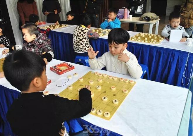 九游棋牌推荐 适合跟孩子一起玩的棋类游戏你知道吗?(图6)